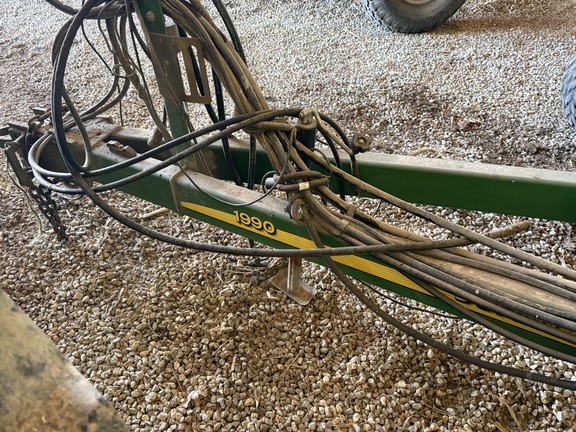 2009 John Deere 1990 Air Seeder