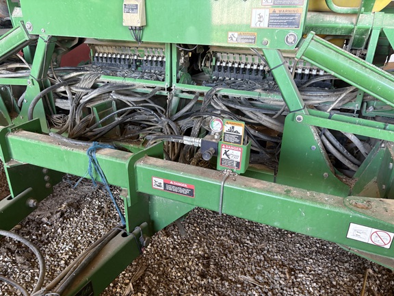 2009 John Deere 1990 Air Seeder