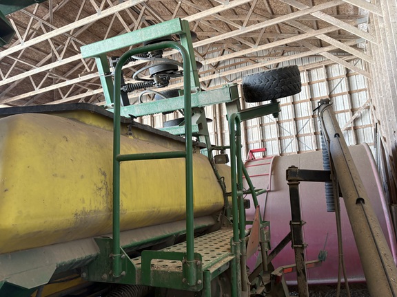 2009 John Deere 1990 Air Seeder
