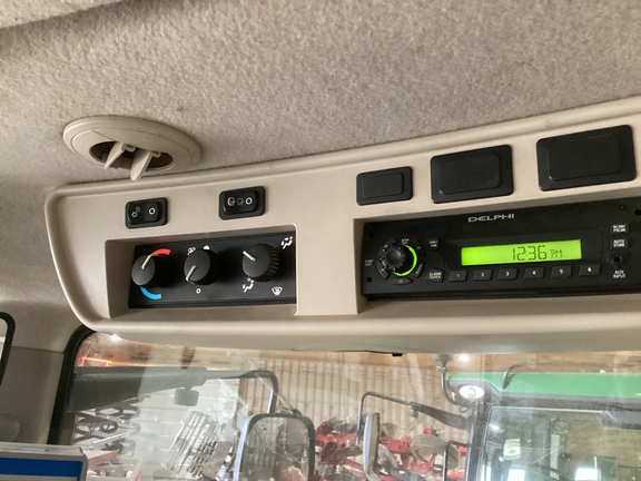 2011 John Deere 7215R Tractor