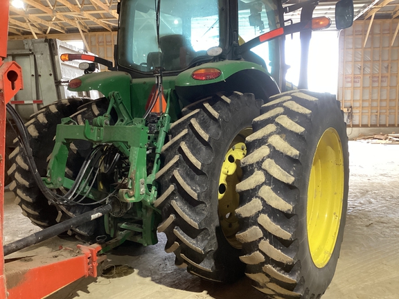 2011 John Deere 7215R Tractor
