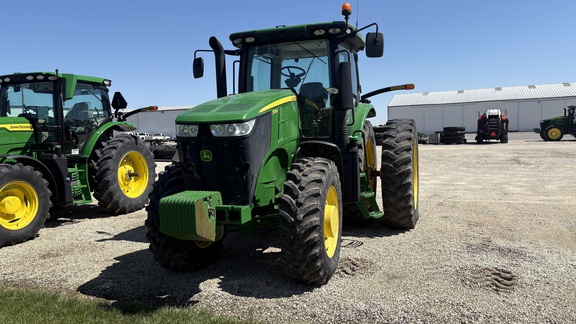 2011 John Deere 7215R Tractor