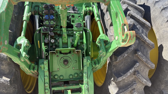 2011 John Deere 7215R Tractor