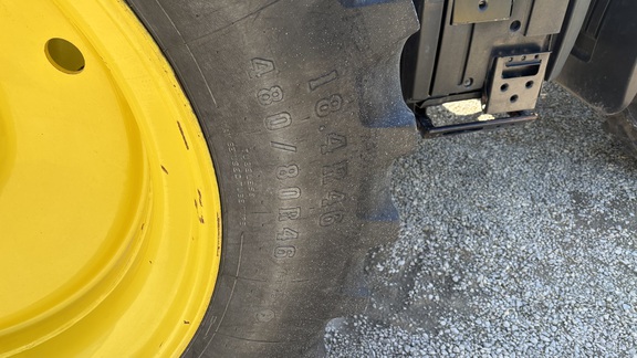 2011 John Deere 7215R Tractor