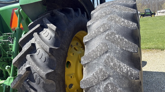 2011 John Deere 7215R Tractor