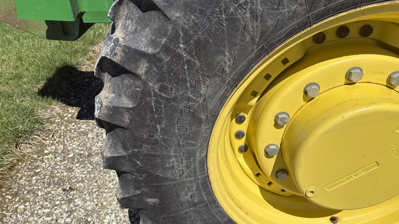 2011 John Deere 7215R Tractor