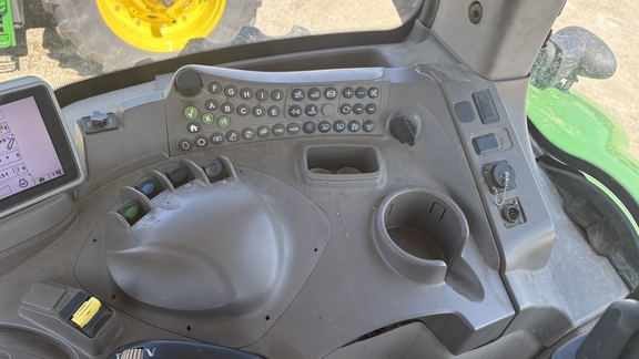 2011 John Deere 7215R Tractor