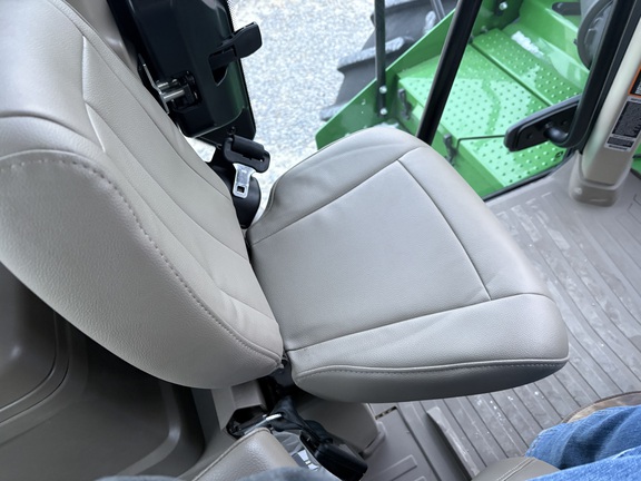 2023 John Deere 9R 640 Tractor 4WD