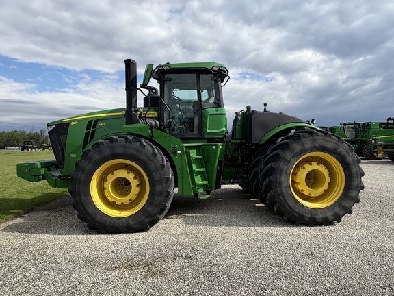 2023 John Deere 9R 640 Tractor 4WD