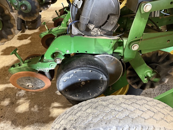 2013 John Deere 1790 Planter