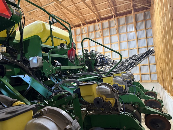 2013 John Deere 1790 Planter