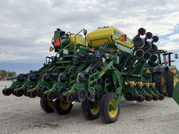 2013 John Deere 1790 Planter