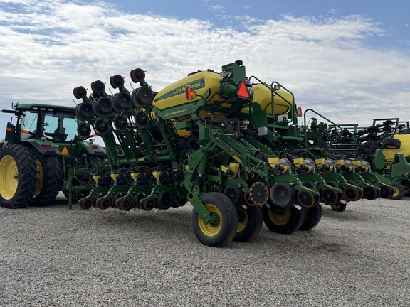 2013 John Deere 1790 Planter