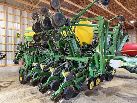 2013 John Deere 1790 Planter
