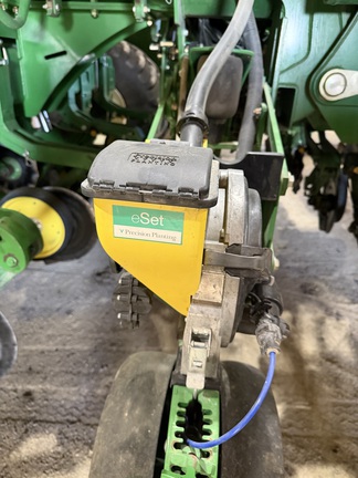 2013 John Deere 1790 Planter