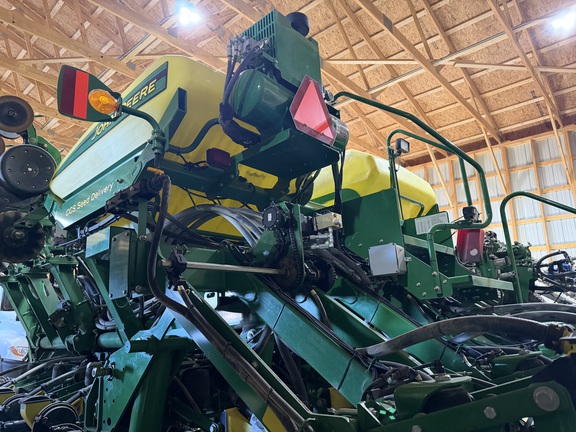 2013 John Deere 1790 Planter