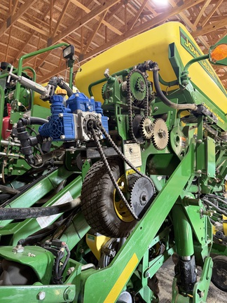 2013 John Deere 1790 Planter