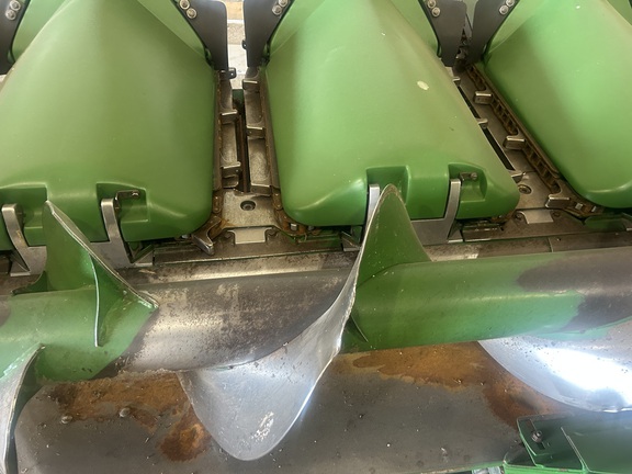 2011 John Deere 608C Header Corn Head