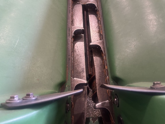 2011 John Deere 608C Header Corn Head