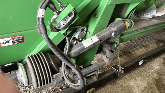 2009 John Deere 608C Header Corn Head