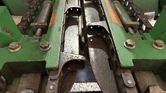 2009 John Deere 608C Header Corn Head