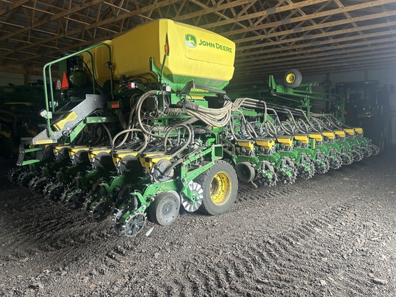 2023 John Deere DB60 Planter