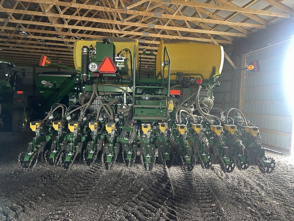 2023 John Deere DB60 Planter