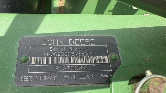1998 John Deere 920 Header Combine