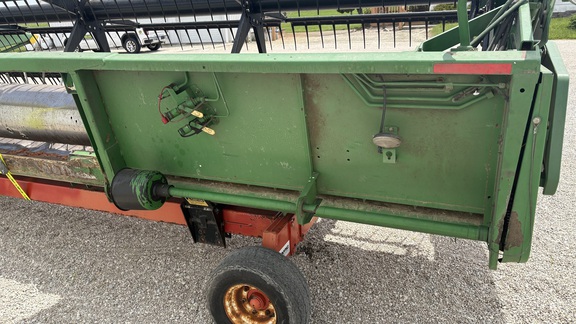 1998 John Deere 920 Header Combine