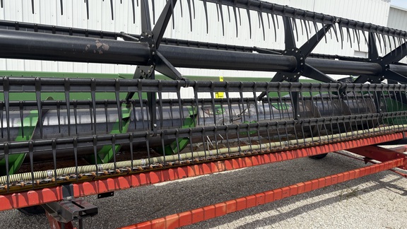 1998 John Deere 920 Header Combine