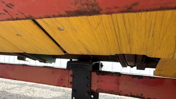 1998 John Deere 920 Header Combine