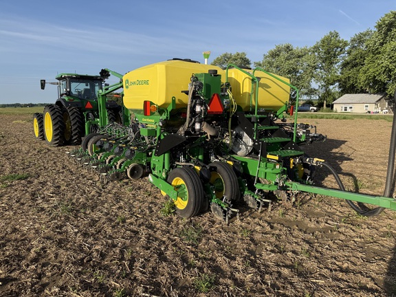 2023 John Deere 1775NT Planter