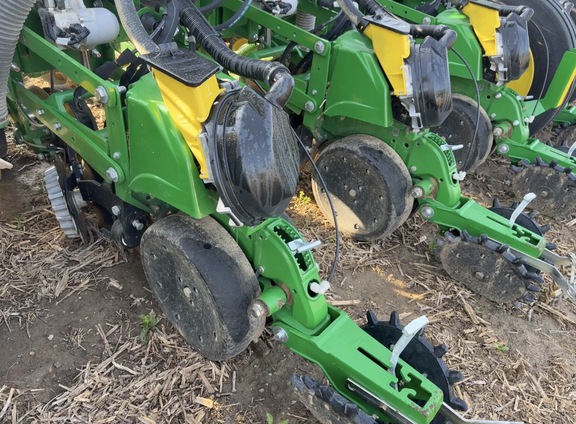 2023 John Deere 1775NT Planter