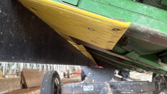2009 John Deere 625F Header Combine