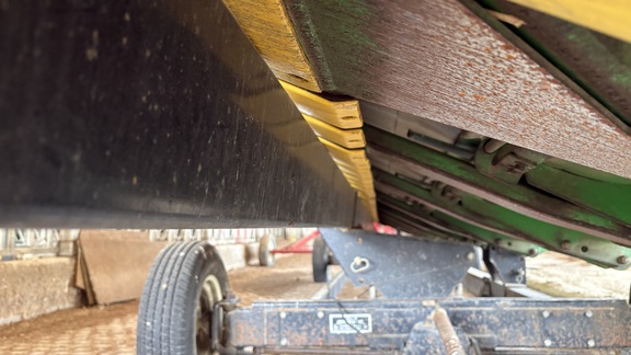 2009 John Deere 625F Header Combine
