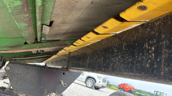 2009 John Deere 625F Header Combine