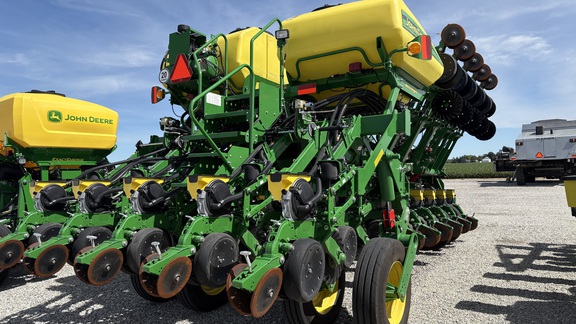 2021 John Deere 1795 Planter