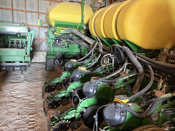 2018 John Deere 1775NT Planter