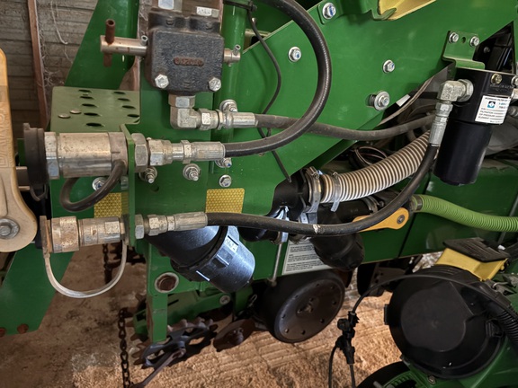 2018 John Deere 1775NT Planter