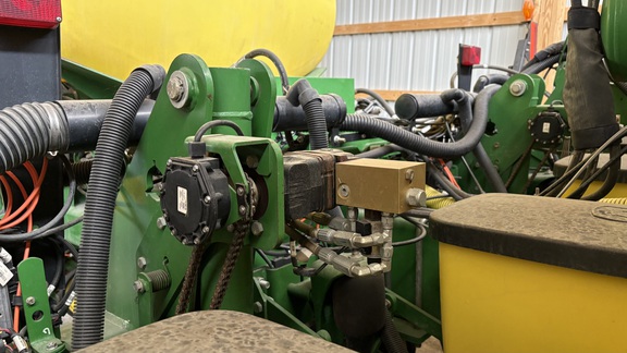2014 John Deere 1770NT Planter