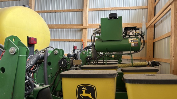 2014 John Deere 1770NT Planter