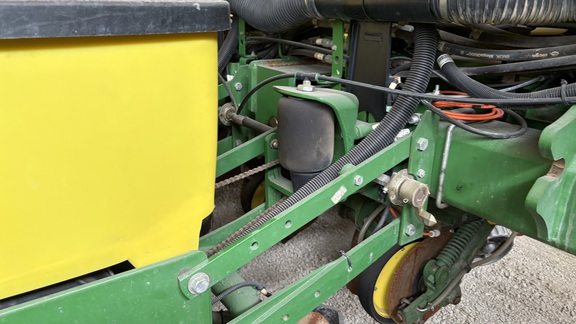 2014 John Deere 1770NT Planter