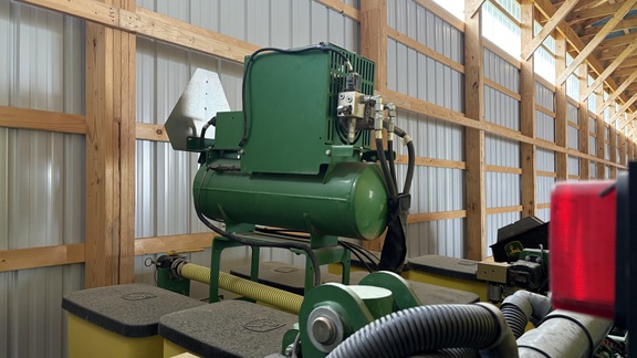 2014 John Deere 1770NT Planter