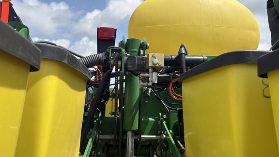 2014 John Deere 1770NT Planter