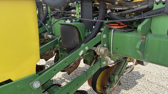 2014 John Deere 1770NT Planter
