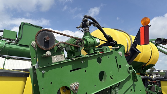 2014 John Deere 1770NT Planter