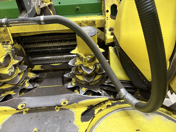 2016 John Deere 770 Header Forage