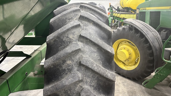2005 J&M 620-14 Grain Cart