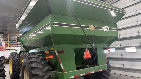 2005 J&M 620-14 Grain Cart