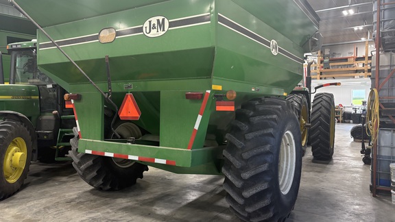 2005 J&M 620-14 Grain Cart